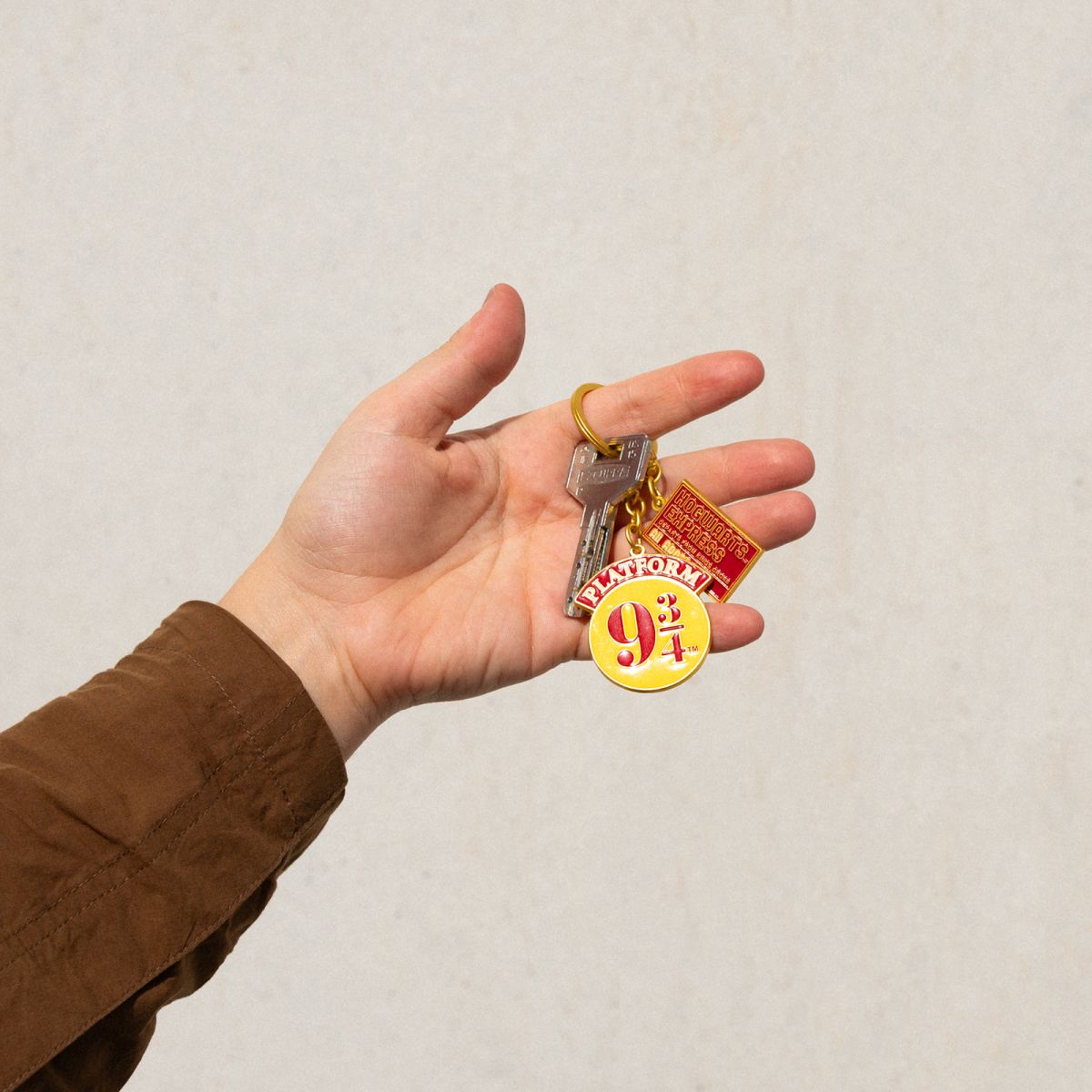 Harry Potter Platform 9 3/4 Keyring Gifts Under 10 Pounds Keychain 6x9 cm