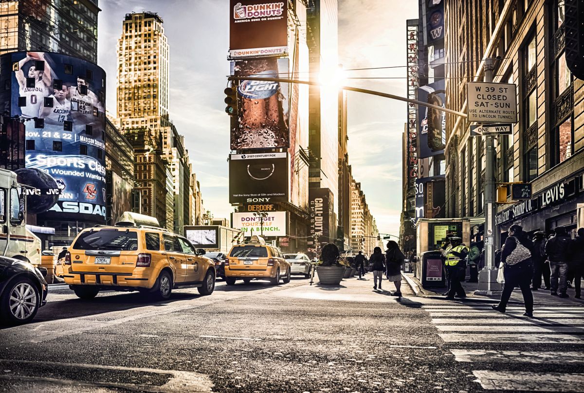 New York Times Square Cityscape Non-Woven Wall Mural (W x H) 368cm x 248cm (144" x 98")