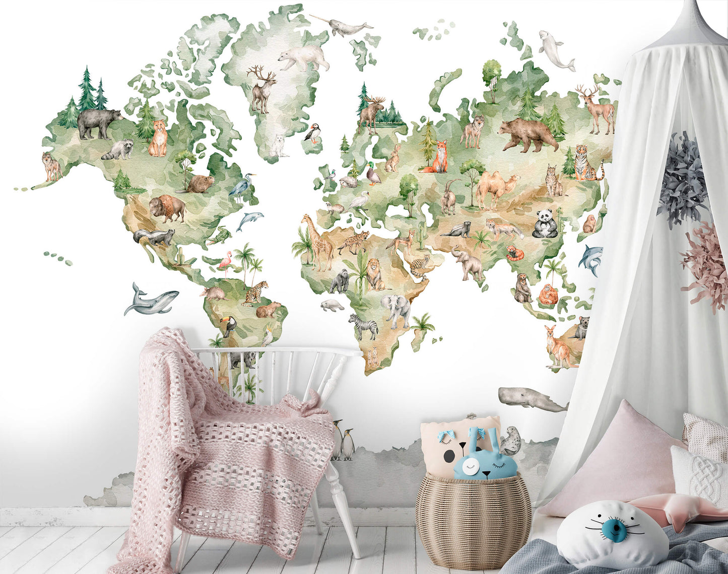 Map of the World Animals Toddler Non-woven Photo Wallpaper (W x H) 368 cm x 254 cm (144" x 100")