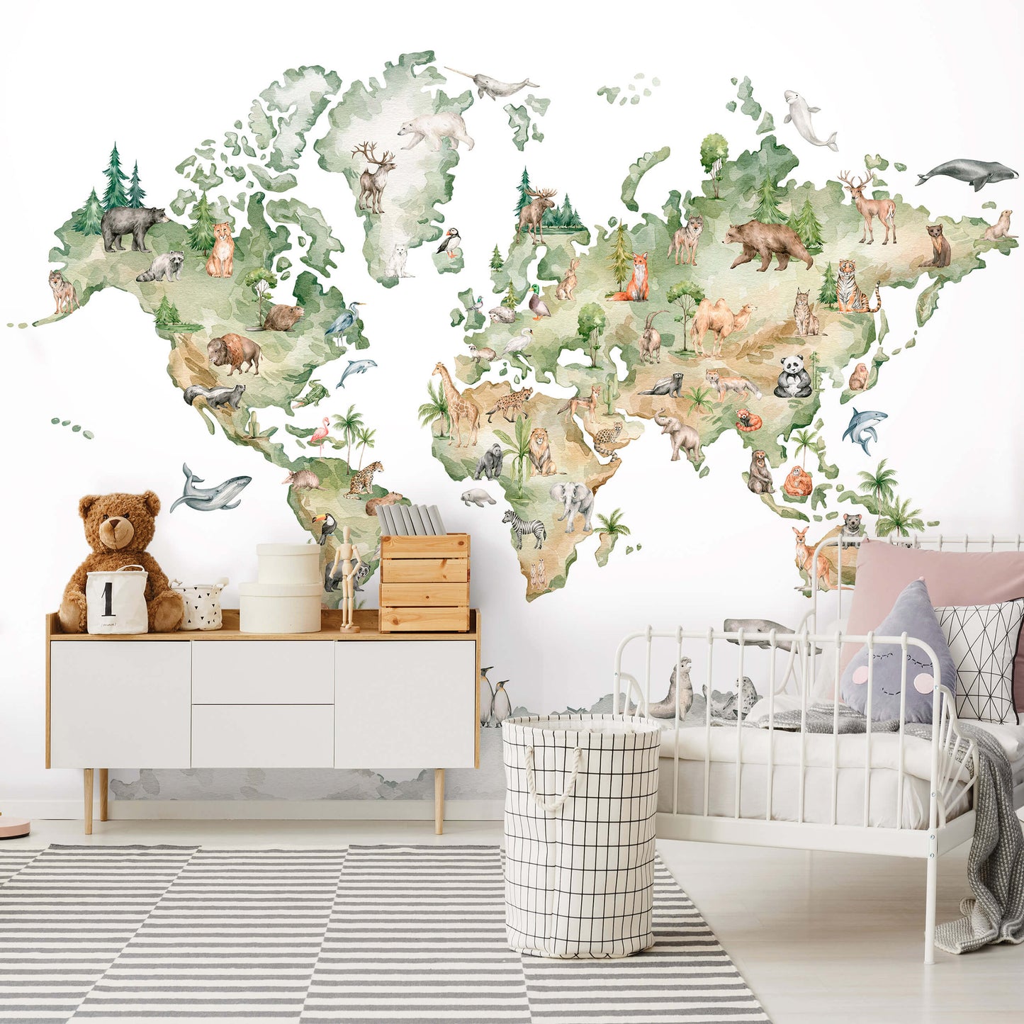 Map of the World Animals Toddler Non-woven Photo Wallpaper (W x H) 368 cm x 254 cm (144" x 100")