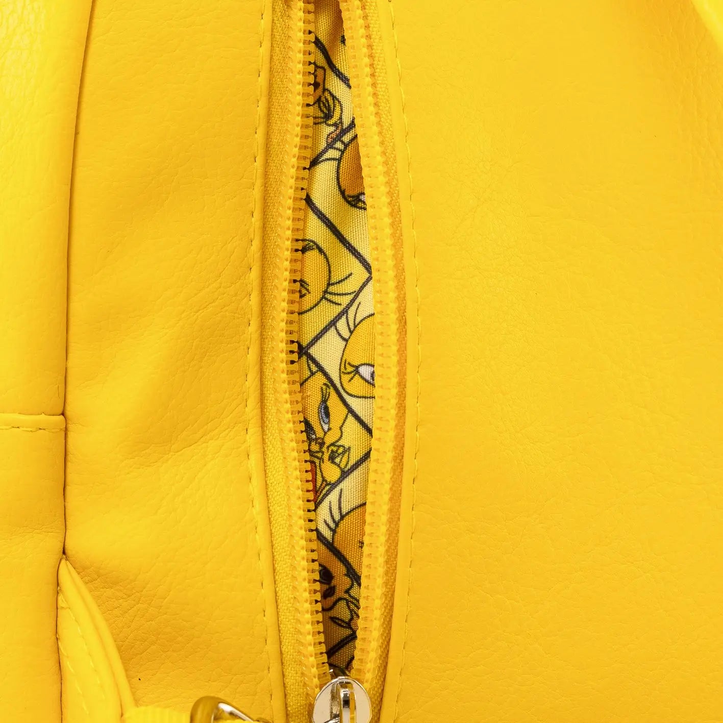 Looney Tunes Tweety Yellow Faux Leather Backpack 23x29x14 cm