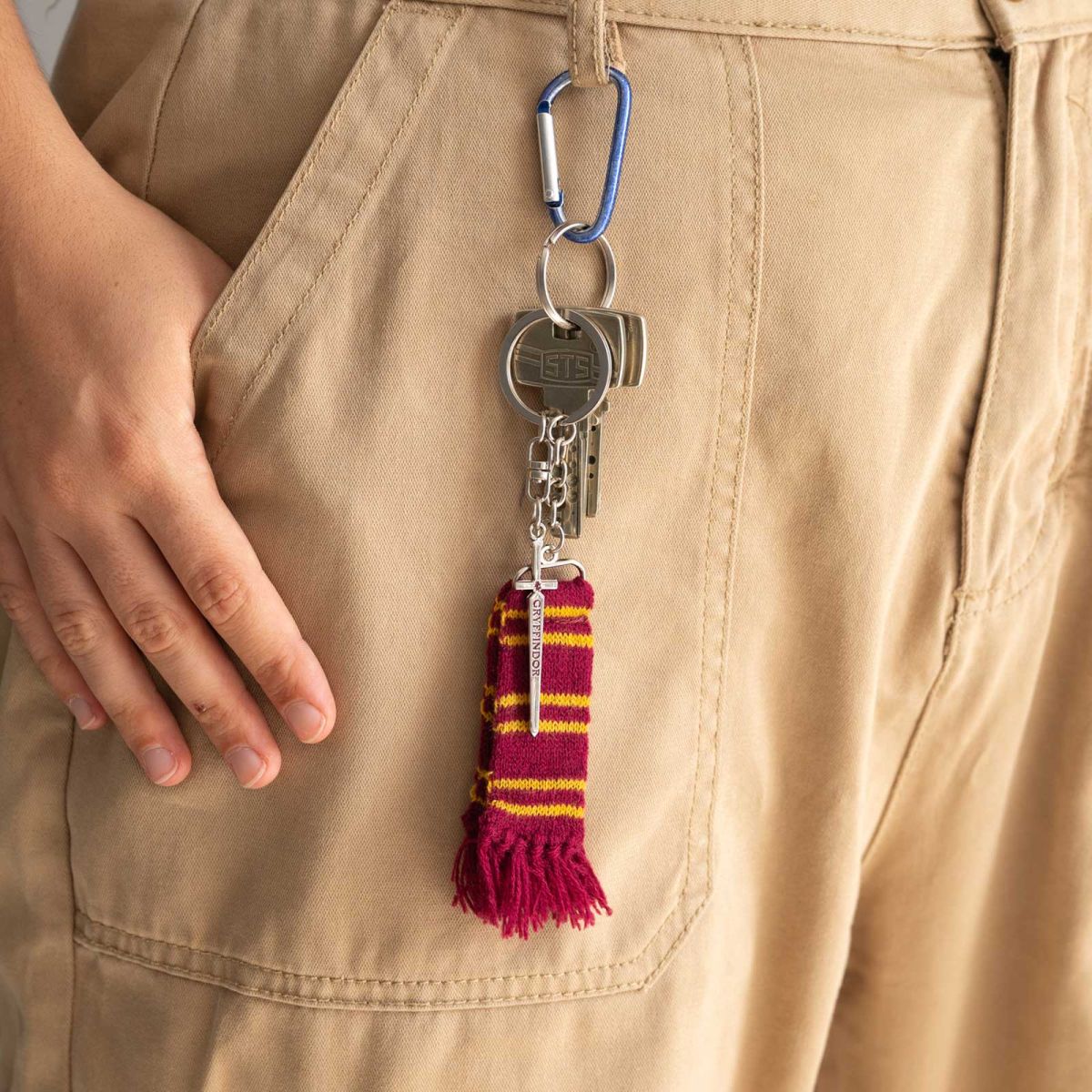 Harry Potter Gryffindor Scarf Keyring Gifts Under 10 Pounds Keychain 4x15 cm