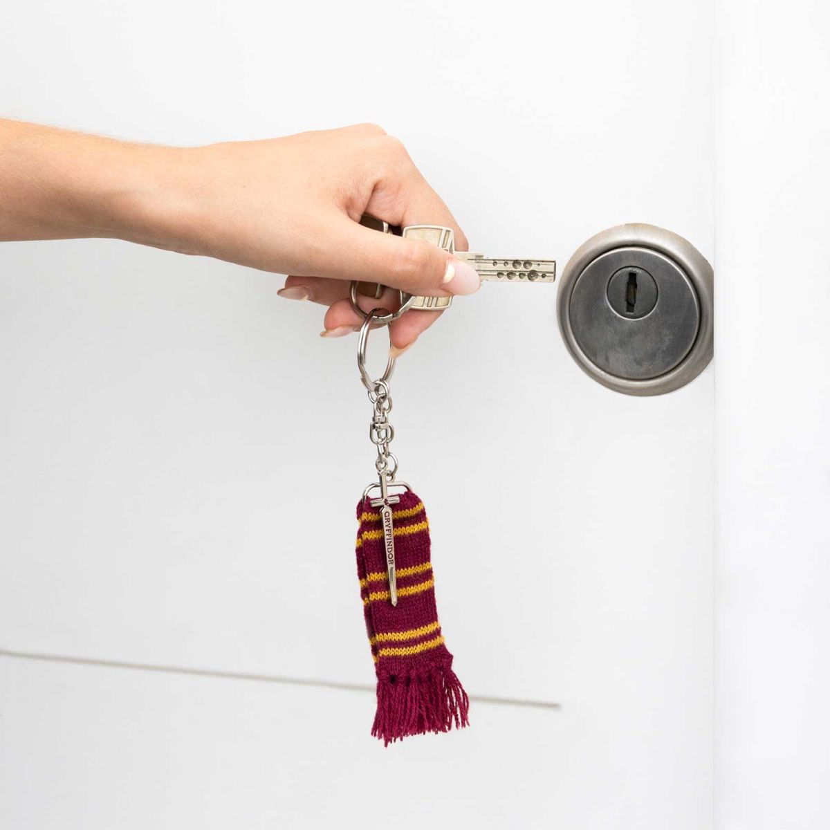Harry Potter Gryffindor Scarf Keyring Gifts Under 10 Pounds Keychain 4x15 cm