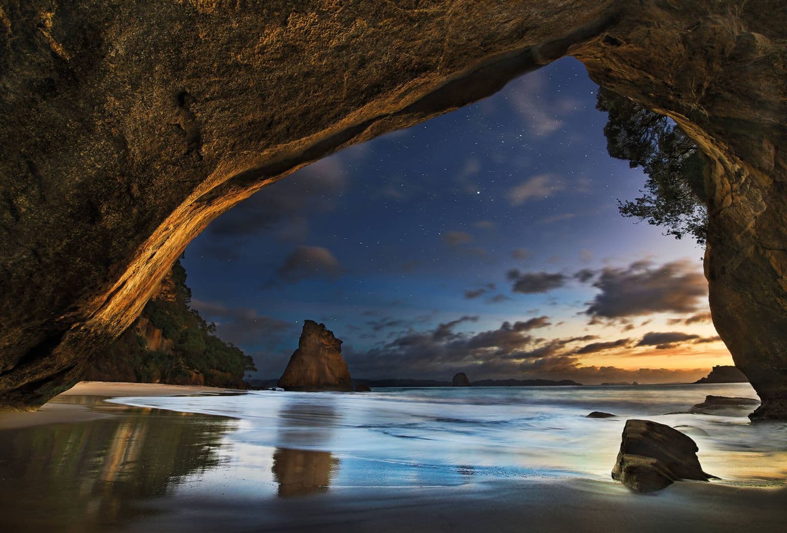 Cathedral Cove in New Zealand Wallpaper Mural Idealdecor